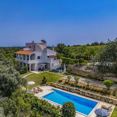 Villa Alfarrobeira By