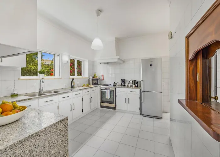 Villa Alfarrobeira By *