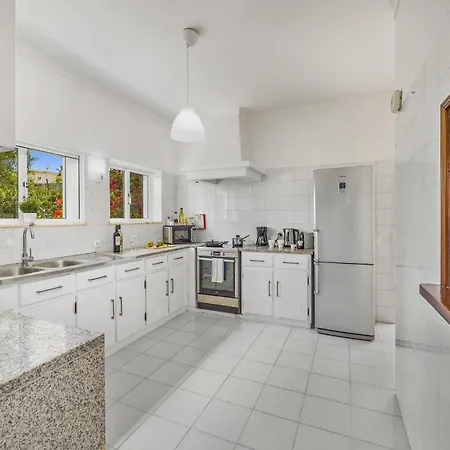 Villa Alfarrobeira By *